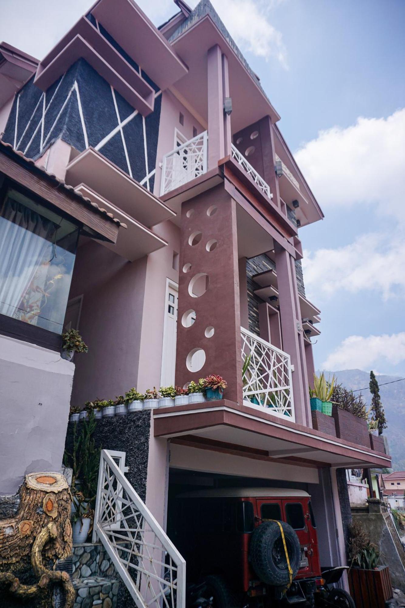 Gigafa Homestay Probolinggo Luaran gambar